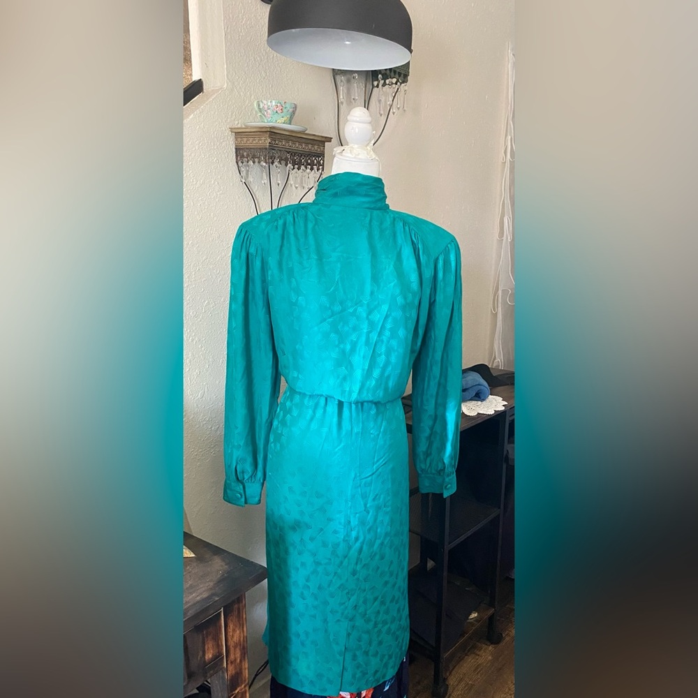 Bishop puff sleeved turtleneck 1980s vintage Liz Claiborne size 14 dress green